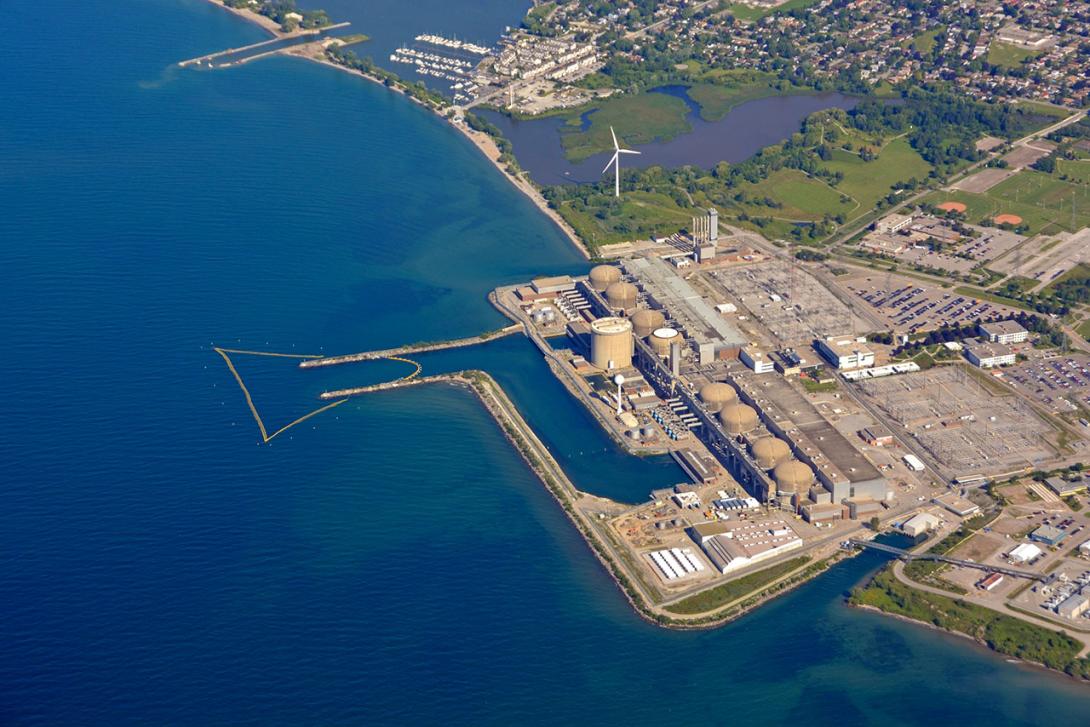 The Pickering nuclear power plant with eight CANDU heavy water reactors is located in a town of the same name, on the coast of Lake Ontario in Canada. (Source: © skyf / stock.adobe.com) The Pickering nuclear power plant with eight CANDU heavy water reactors is located in a town of the same name, on the coast of Lake Ontario in Canada. (Source: © skyf / stock.adobe.com)