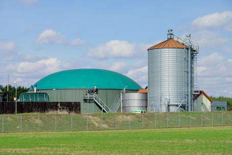 The product of a biogas plant is the biogas — a methane-based gaseous fuel. (Source: © LianeM / stock.adobe.com) The product of a biogas plant is the biogas — a methane-based gaseous fuel. (Source: © LianeM / stock.adobe.com)