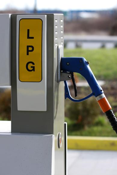 Similar to LPG, the purified biogas can be obtained for fueling cars at many pumping stations. (Source: © mavar / stock.adobe.com) Similar to LPG, the purified biogas can be obtained for fueling cars at many pumping stations. (Source: © mavar / stock.adobe.com)