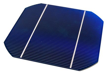 Exist two types of monocrystalline solar cells in the standard size of 5 and 6 inches. (Source: © Patrik Winbjörk / stock.adobe.com) Exist two types of monocrystalline solar cells in the standard size of 5 and 6 inches. (Source: © Patrik Winbjörk / stock.adobe.com)