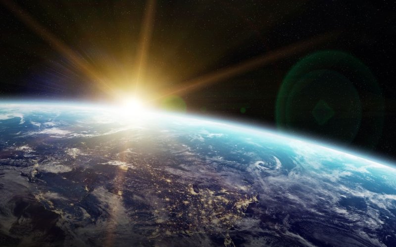 How fast is gravity? (Source: © sdecoret / stock.adobe.com)