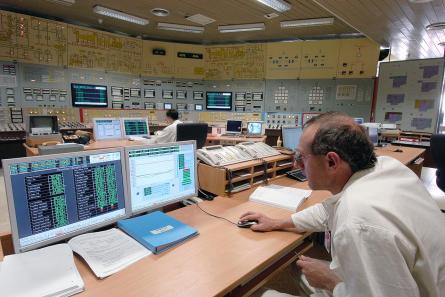The operators of nuclear power plants must understand all the ongoing physical processes. The operator’s professional competence and mental health are very important. (Source: ČEZ, a. s.) The operators of nuclear power plants must understand all the ongoing physical processes. The operator’s professional competence and mental health are very important. (Source: ČEZ, a. s.)