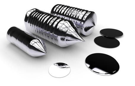 Silicone monocrystal and slices cut from it. (Source: &copy; frog / stock.adobe.com)