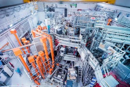 Tokamak ASDEX. (Credit: © IPP, www.ipp.mpg.de) Tokamak ASDEX. (Credit: © IPP, www.ipp.mpg.de)