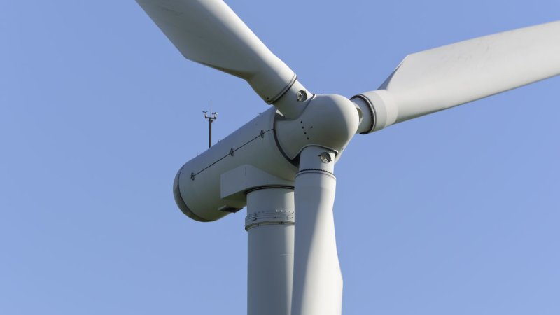 One of thirteen horizontal axis wind turbines, working at the Royd Moor (England) wind farm. This turbine has a 37 m diameter and a capacity of 500 kW. (Source: © Stephen Meese / stock.adobe.com)