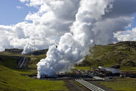 Several wells, over 1,500 meters deep, supply the whole of the Icelandic capital of Reykjavík with hot water. (Source: © corepics / stock.adobe.com) Several wells, over 1,500 meters deep, supply the whole of the Icelandic capital of Reykjavík with hot water. (Source: © corepics / stock.adobe.com)